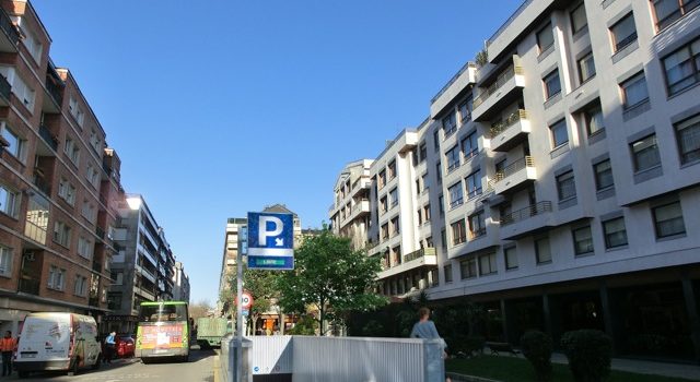 Andrade apuesta por crear un parking subterráneo de 200 plazas en la calle Mayor de Las Arenas