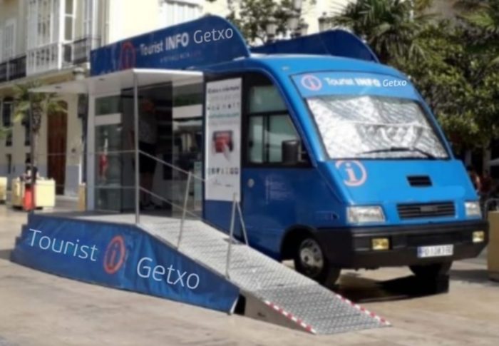 Andrade solicita una oficina de turismo itinerante para el verano