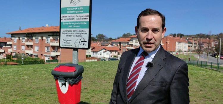 Andrade propone habilitar en cada barrio de Getxo una zona vallada para perros sueltos