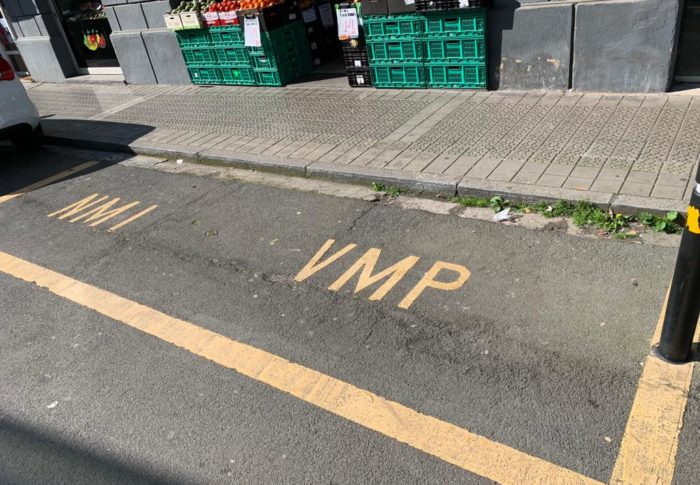 El PP de Getxo propone convertir los parkings de los patinetes eléctricos en aparcamiento para coches o motos